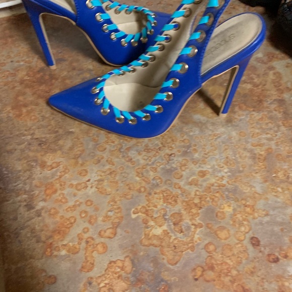 Pretty blue - Picture 5 of 5